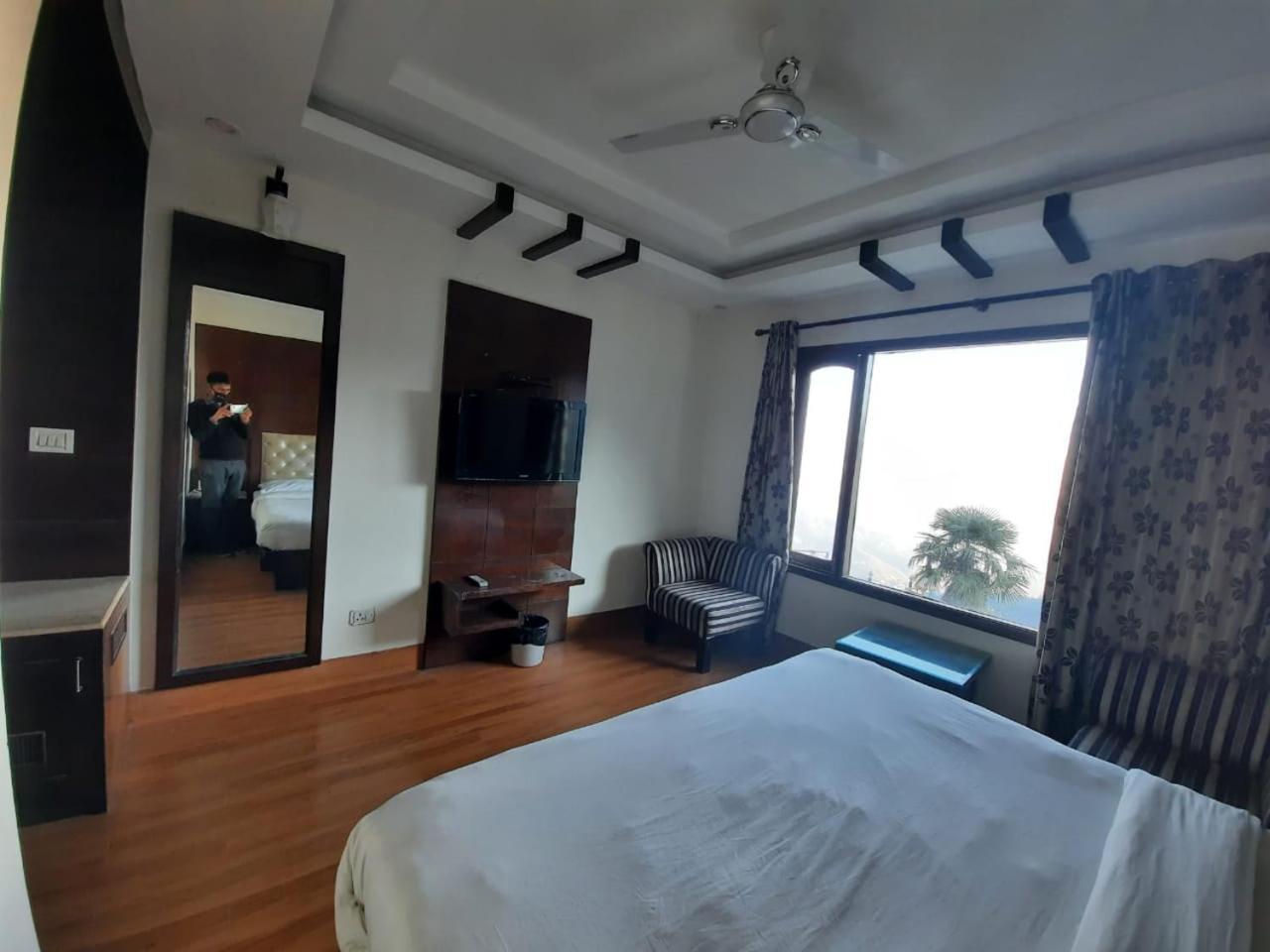 Basera Hotel Mussoorie Eksteriør bilde